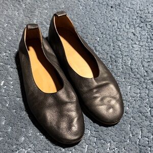 Everlane Black Leather Ballet Flats